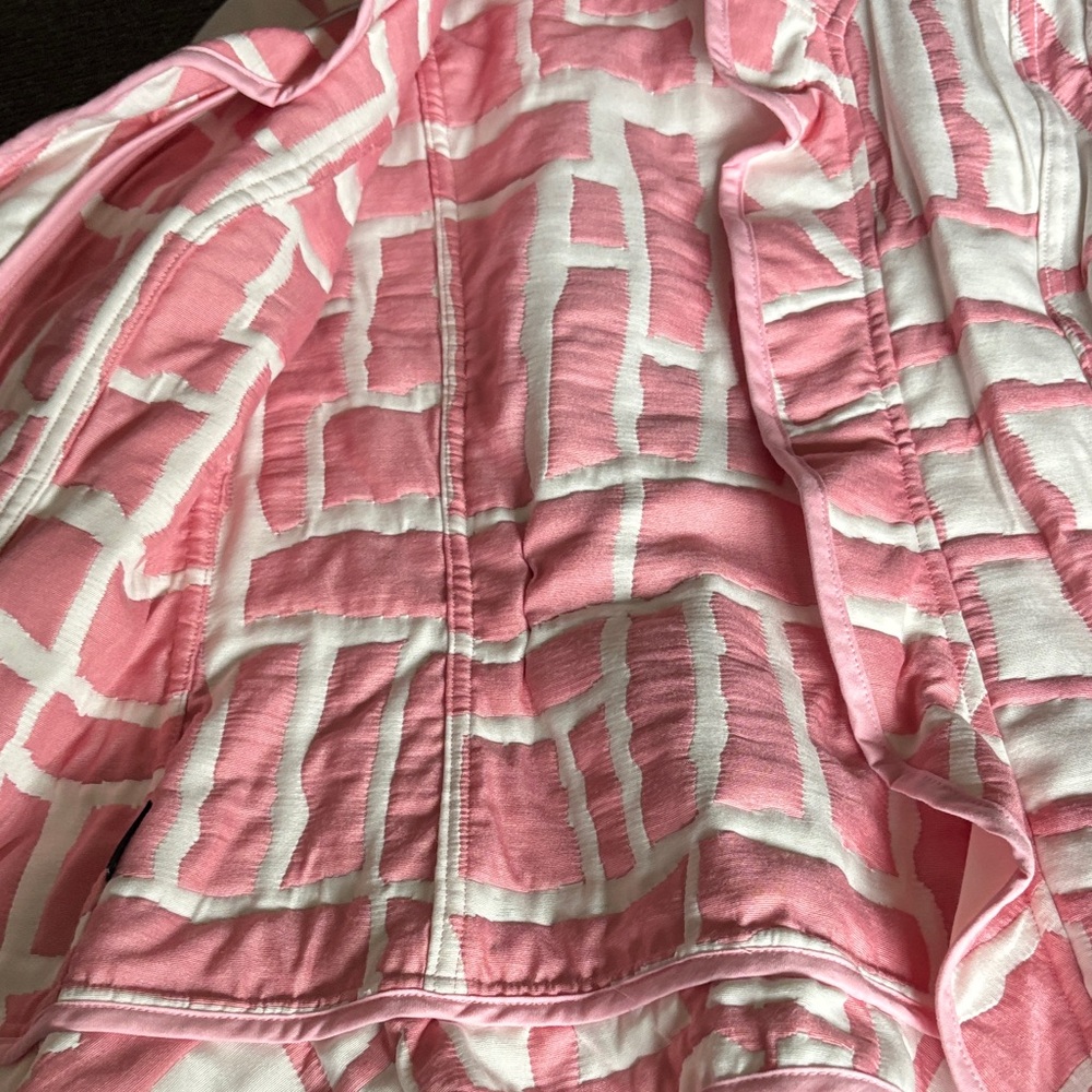 Quilted Pink and White blocks vs & clouds design - Picture 12 of 14